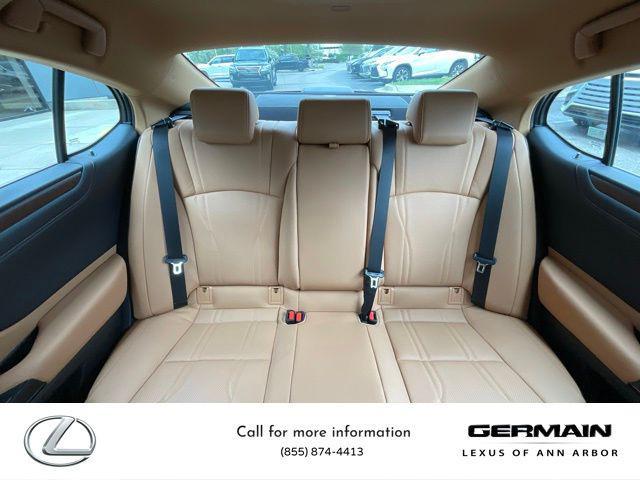 new 2025 Lexus ES 300h car