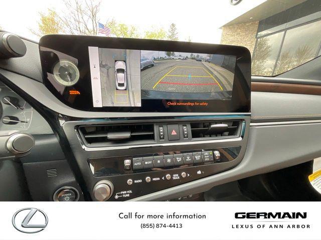 new 2025 Lexus ES 300h car
