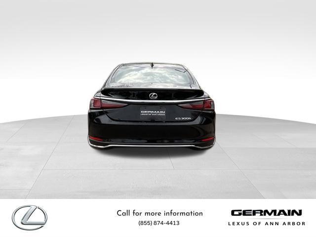 new 2025 Lexus ES 300h car
