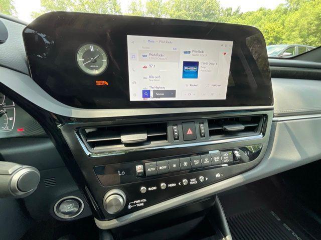 used 2025 Lexus ES 350 car, priced at $42,995