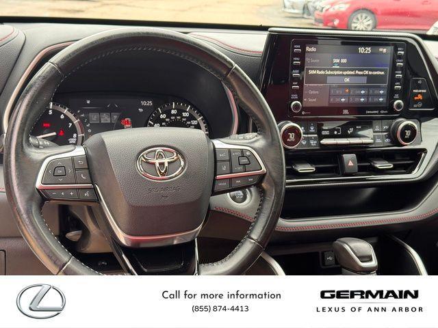 used 2021 Toyota Highlander car, priced at $30,495