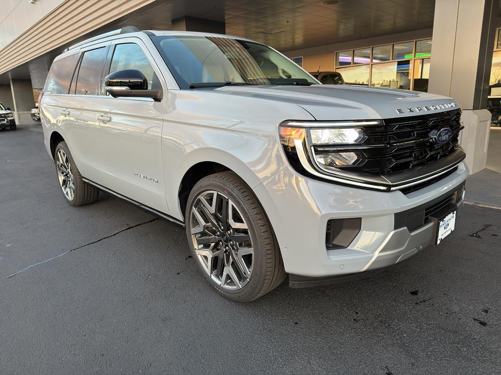 new 2025 Ford Expedition car, priced at $92,010