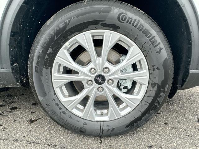 new 2025 Ford Escape car, priced at $29,958