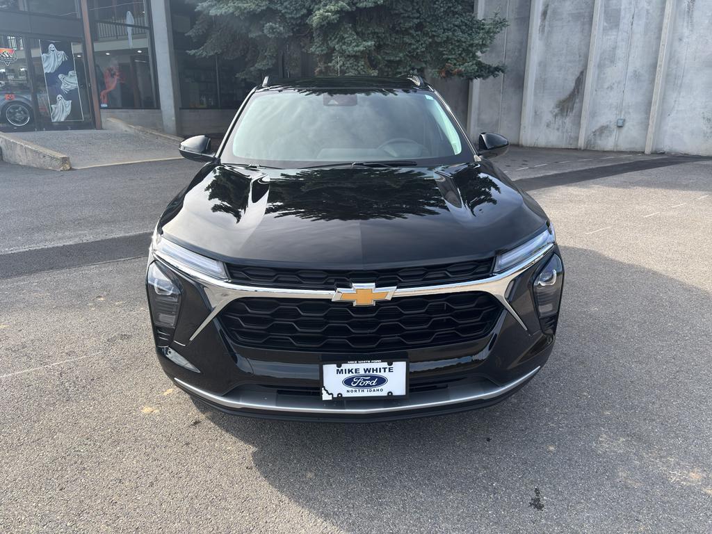 used 2025 Chevrolet Trax car, priced at $24,580
