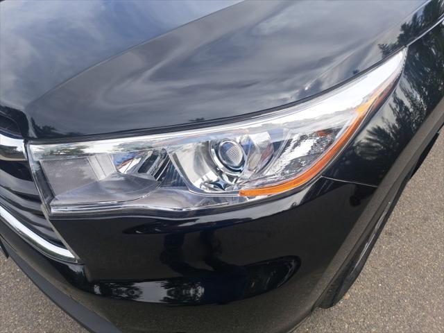 used 2015 Toyota Highlander car, priced at $22,875