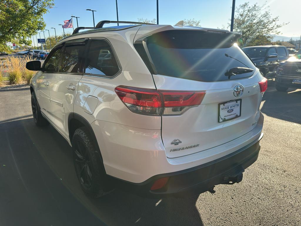 used 2018 Toyota Highlander car, priced at $26,947