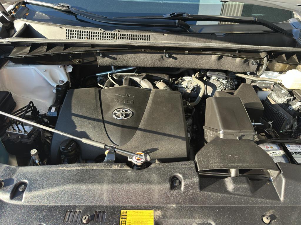 used 2018 Toyota Highlander car, priced at $26,947