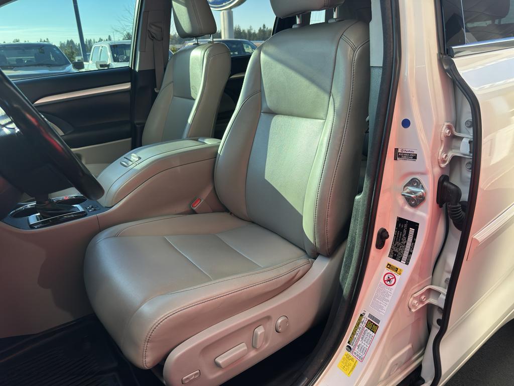 used 2018 Toyota Highlander car, priced at $26,947