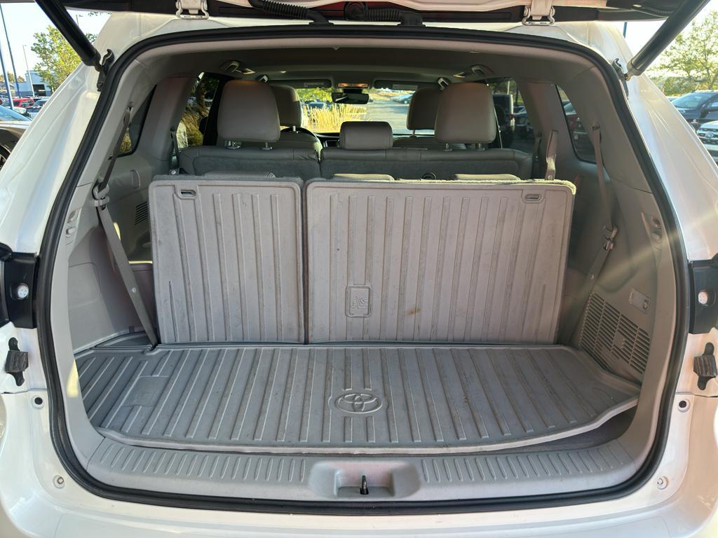 used 2018 Toyota Highlander car, priced at $26,947
