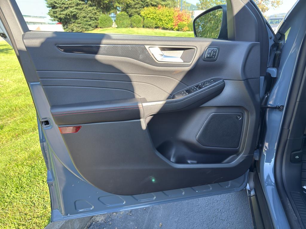 new 2025 Ford Escape car, priced at $43,520