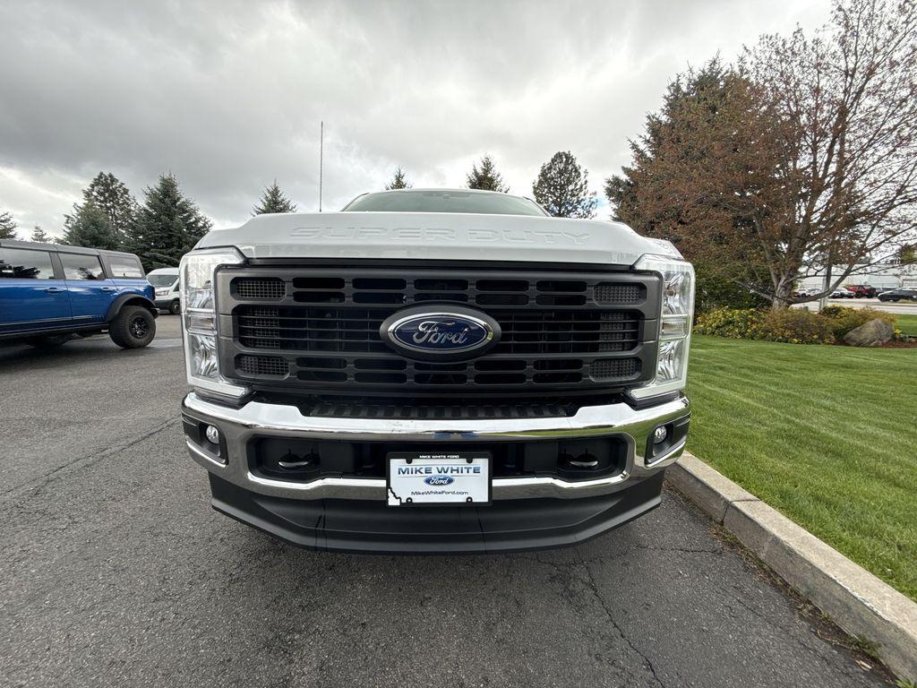 new 2025 Ford F-250 car, priced at $52,640