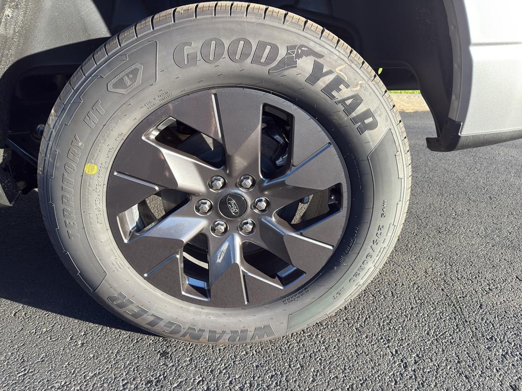 new 2025 Ford F-150 Lightning car, priced at $76,925