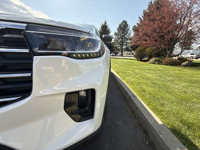 new 2025 Ford Explorer car, priced at $48,706