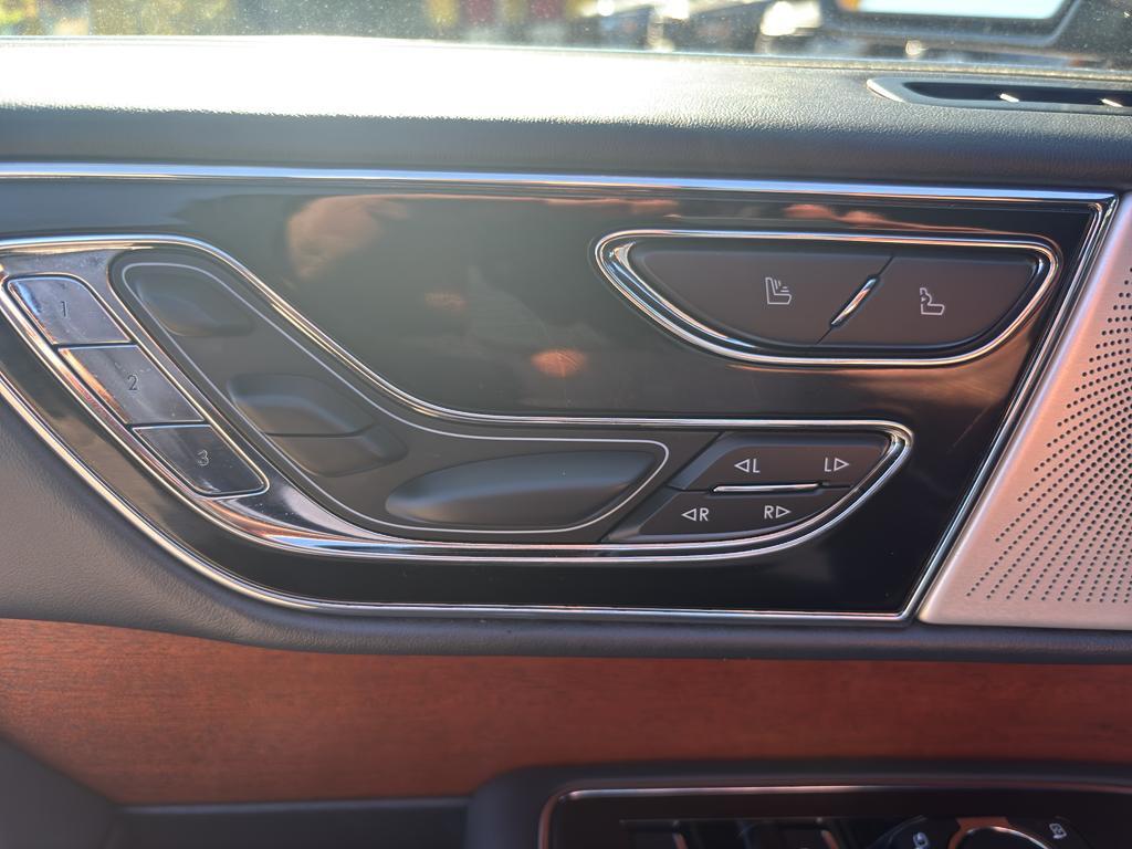 used 2024 Lincoln Navigator car, priced at $92,584