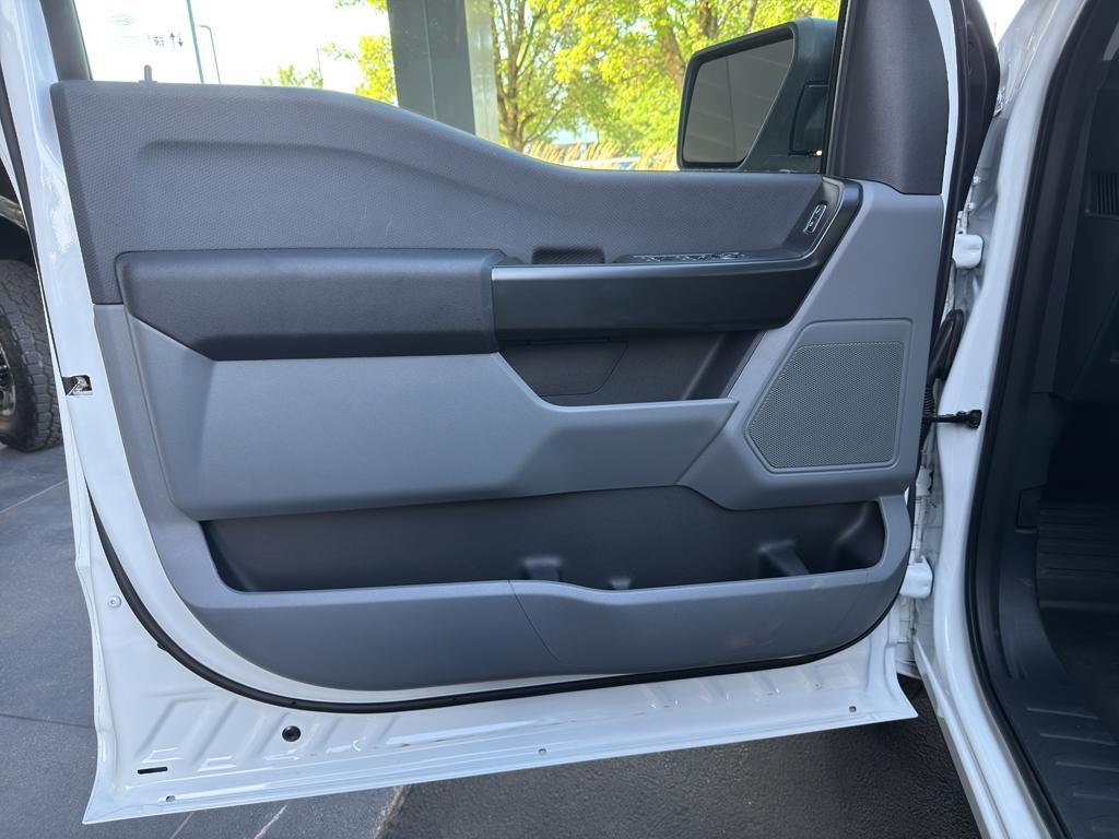 new 2025 Ford F-150 car, priced at $52,007