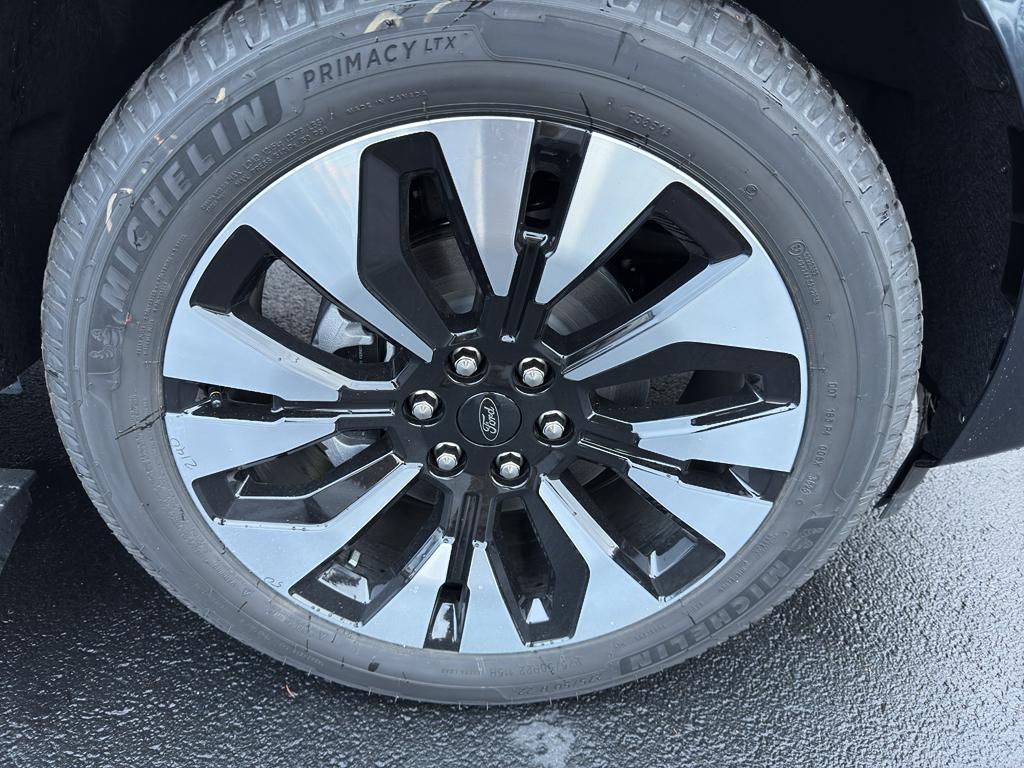 new 2025 Ford Expedition car, priced at $91,745