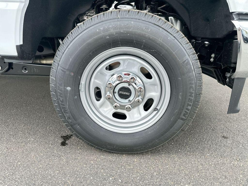 new 2025 Ford F-250 car, priced at $52,640
