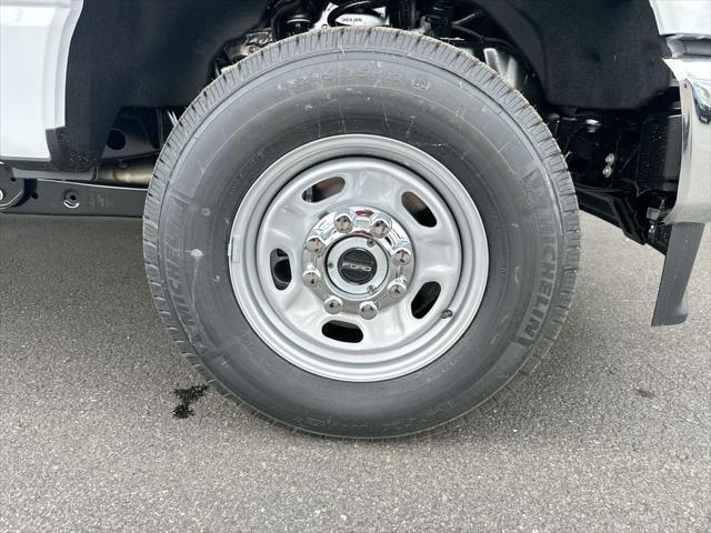 new 2025 Ford F-250 car, priced at $52,640