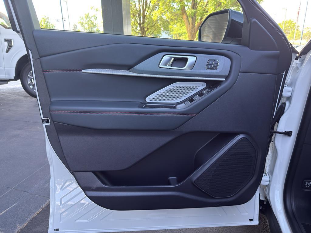 new 2025 Ford Explorer car, priced at $63,100