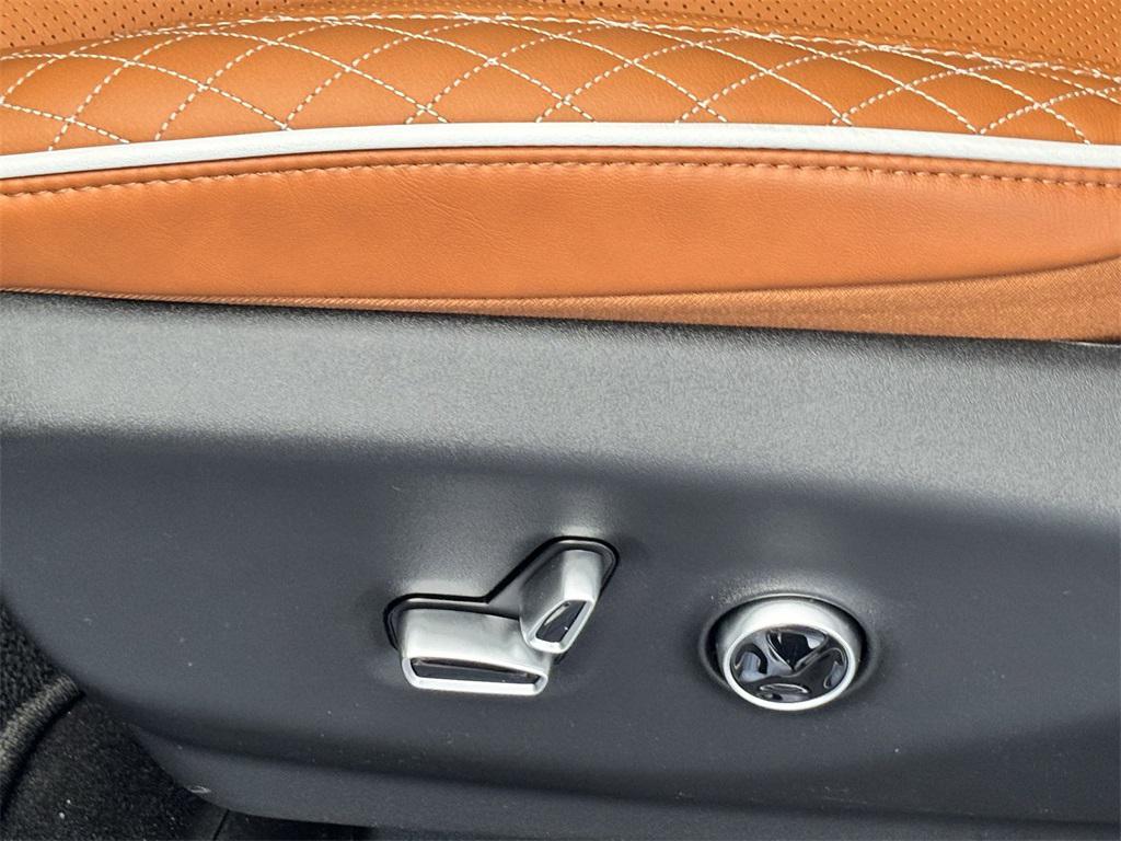 new 2025 Chrysler Pacifica car, priced at $55,541