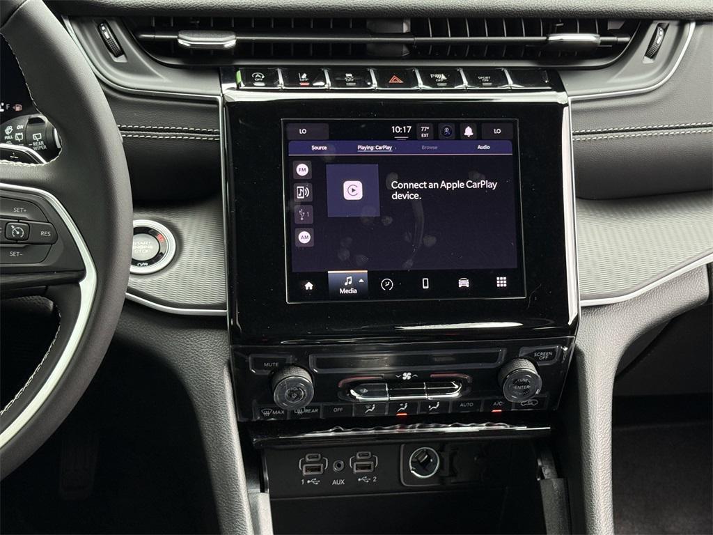 new 2025 Jeep Grand Cherokee car, priced at $38,125