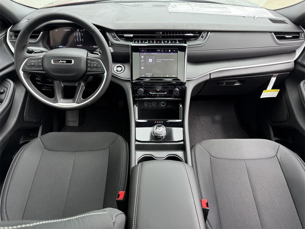 new 2025 Jeep Grand Cherokee car, priced at $38,125