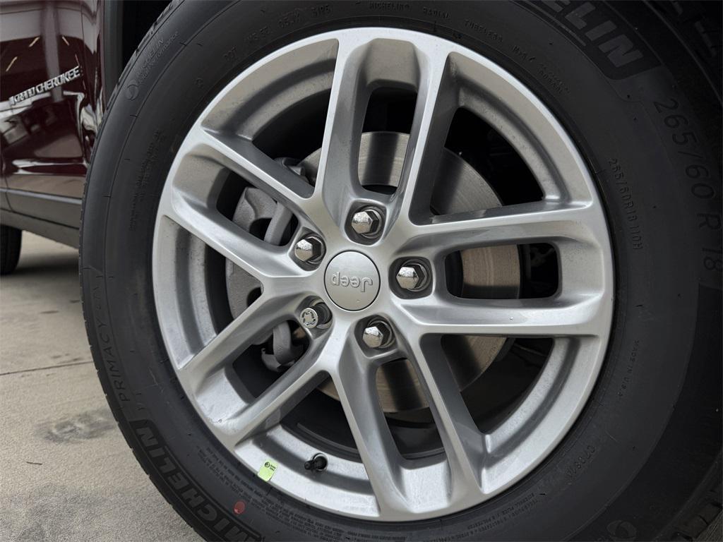 new 2025 Jeep Grand Cherokee car, priced at $38,125