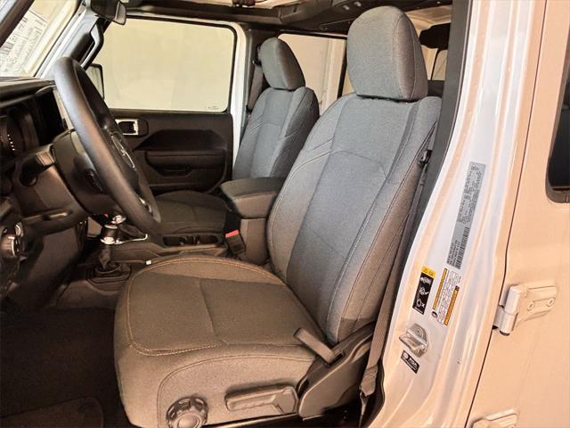 new 2025 Jeep Gladiator car, priced at $43,385