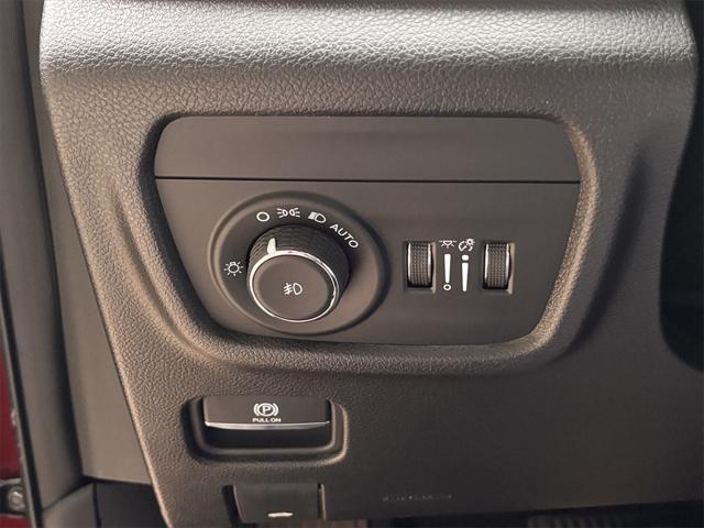new 2025 Jeep Grand Cherokee car, priced at $48,121