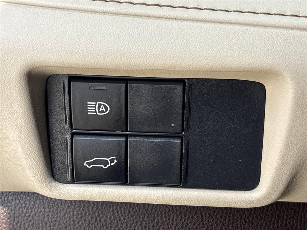 used 2021 Toyota Highlander car, priced at $27,991
