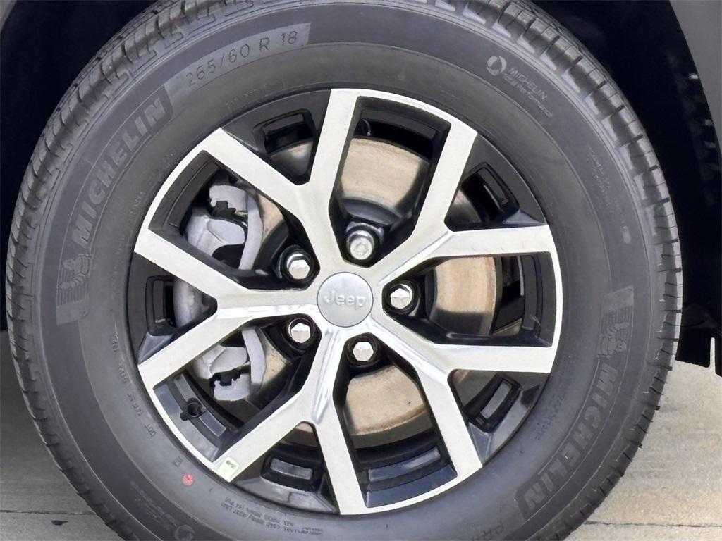 new 2025 Jeep Grand Cherokee L car, priced at $47,990