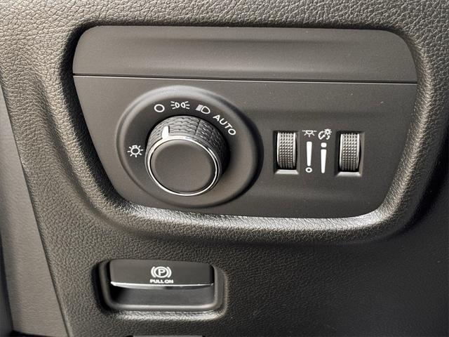 new 2025 Jeep Grand Cherokee L car, priced at $40,030