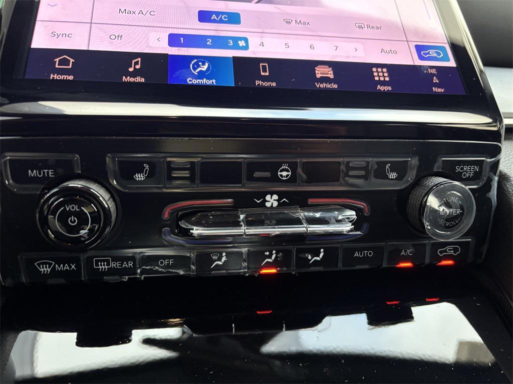 new 2025 Jeep Grand Cherokee L car, priced at $49,720