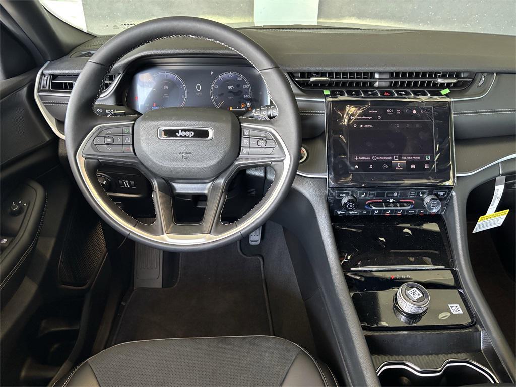 new 2025 Jeep Grand Cherokee car, priced at $42,480