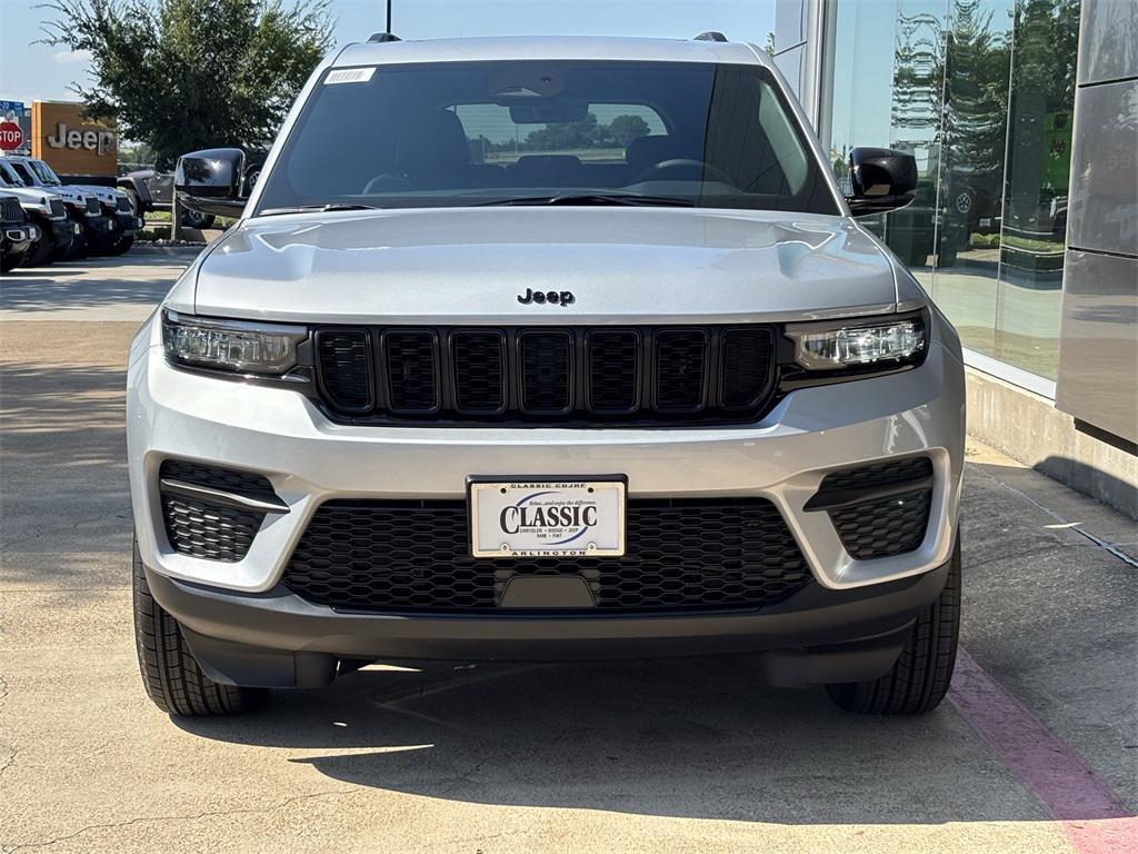 new 2025 Jeep Grand Cherokee car, priced at $42,480