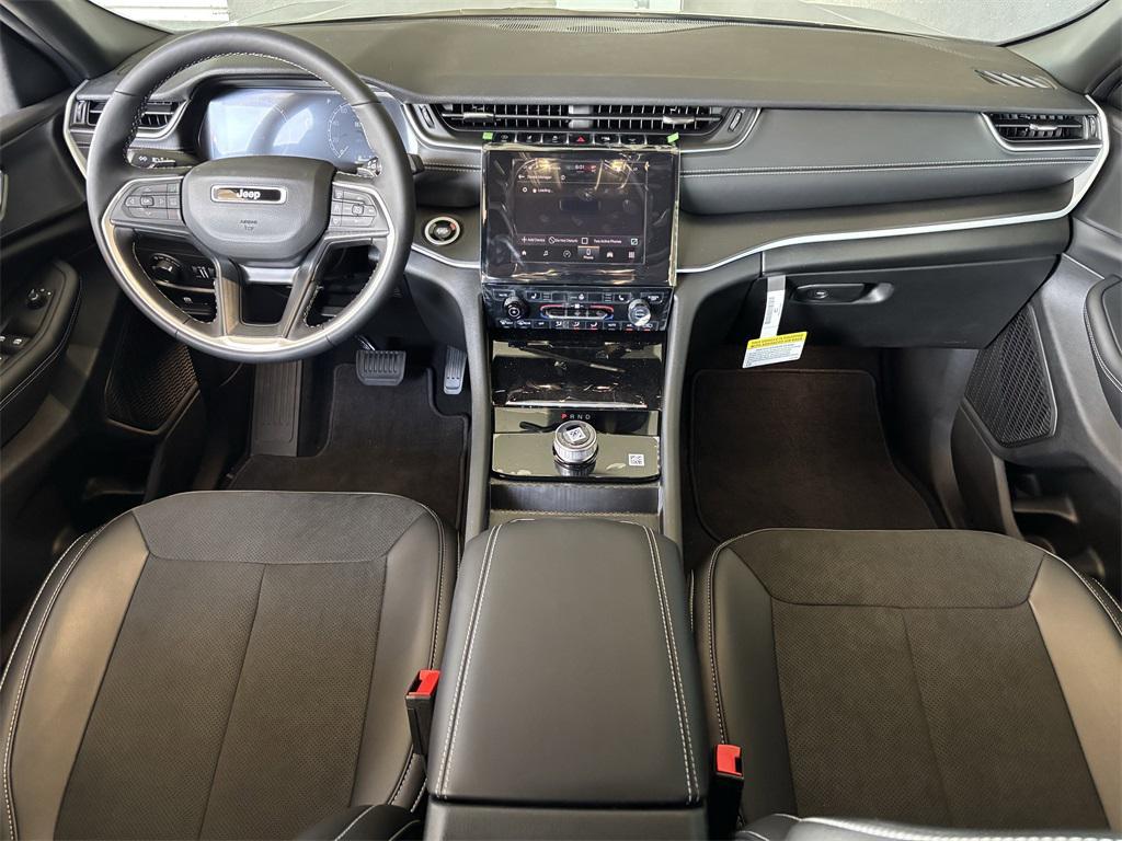 new 2025 Jeep Grand Cherokee car, priced at $42,480
