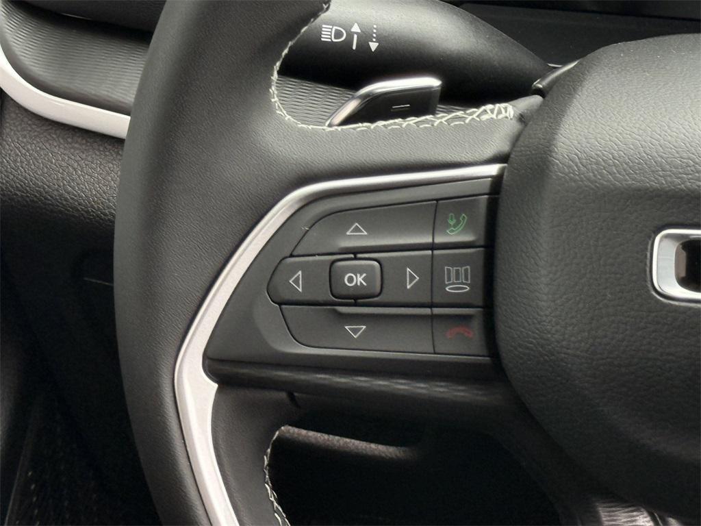 new 2025 Jeep Grand Cherokee car, priced at $37,530