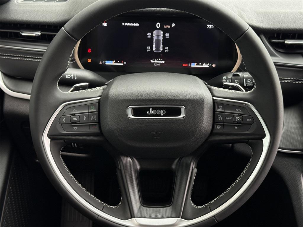 new 2025 Jeep Grand Cherokee car, priced at $37,530