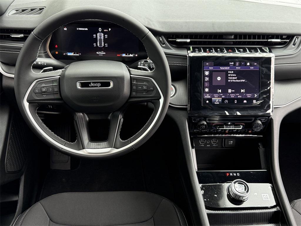 new 2025 Jeep Grand Cherokee car, priced at $37,530