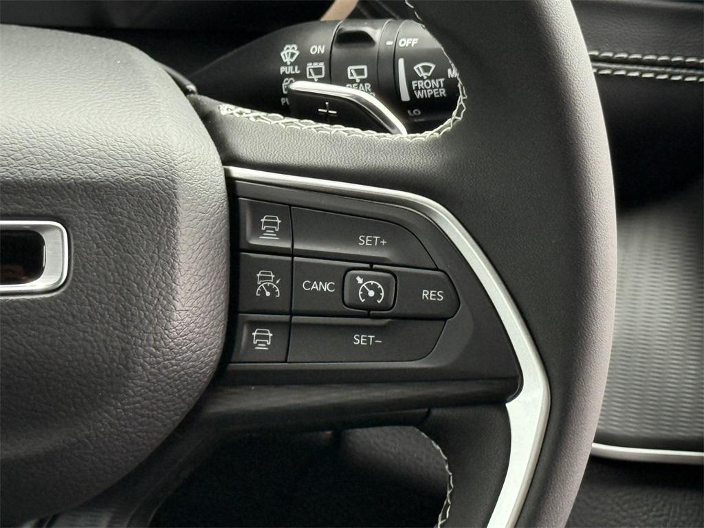 new 2025 Jeep Grand Cherokee car, priced at $37,530