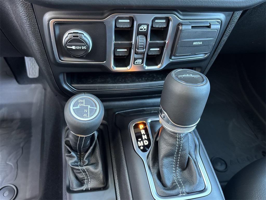 new 2025 Jeep Gladiator car, priced at $46,605