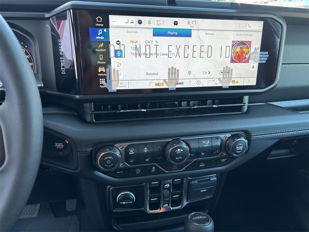 new 2025 Jeep Gladiator car, priced at $46,605