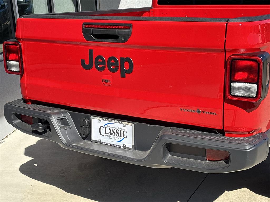 new 2025 Jeep Gladiator car, priced at $46,605