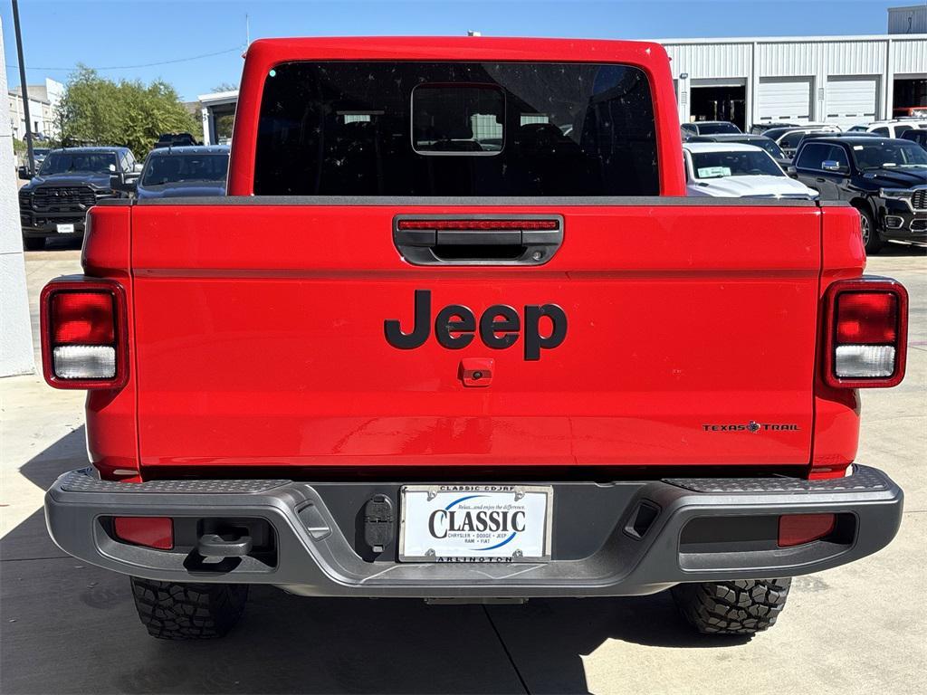 new 2025 Jeep Gladiator car, priced at $46,605