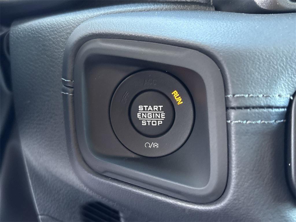 new 2025 Jeep Gladiator car, priced at $46,605