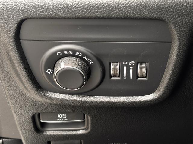 new 2025 Jeep Grand Cherokee L car, priced at $38,847