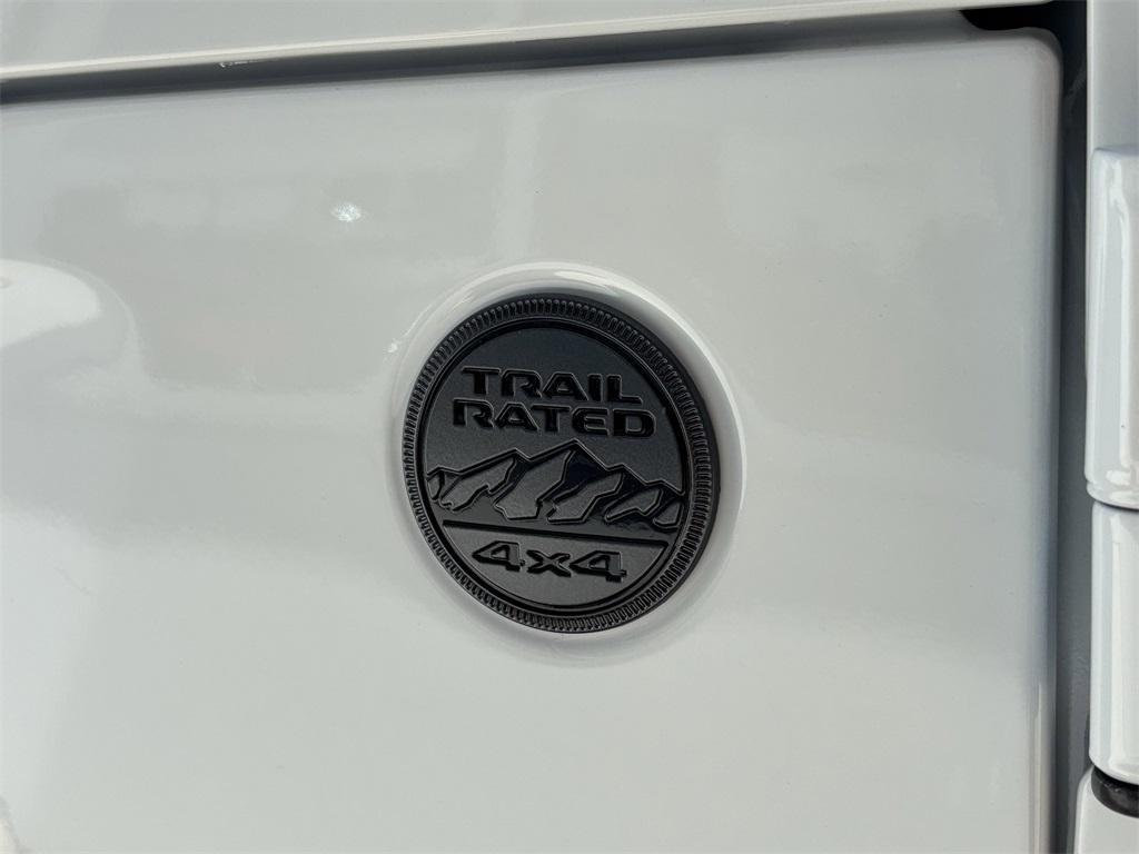 new 2025 Jeep Gladiator car, priced at $46,010