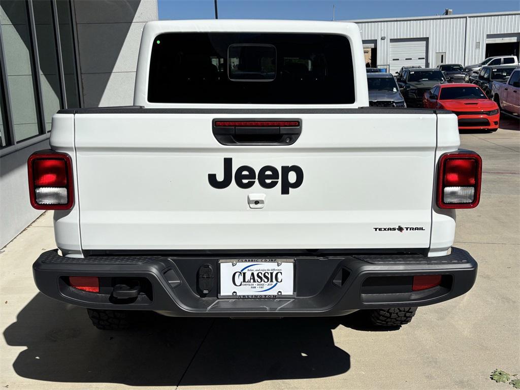 new 2025 Jeep Gladiator car, priced at $46,010