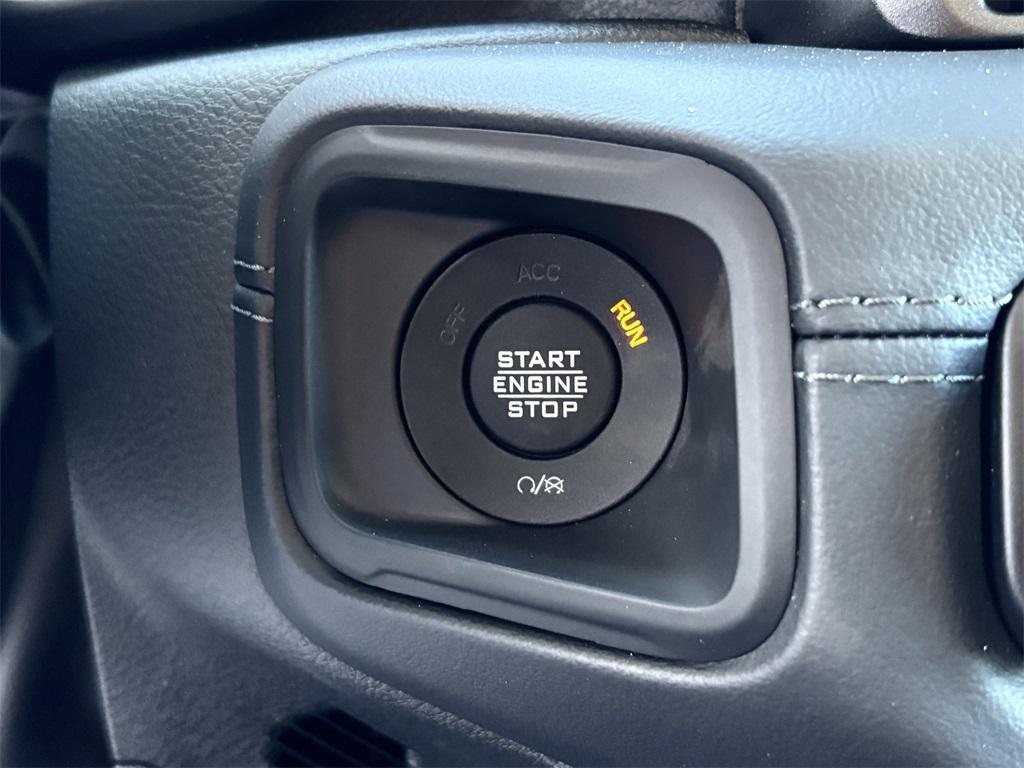 new 2025 Jeep Gladiator car, priced at $46,010