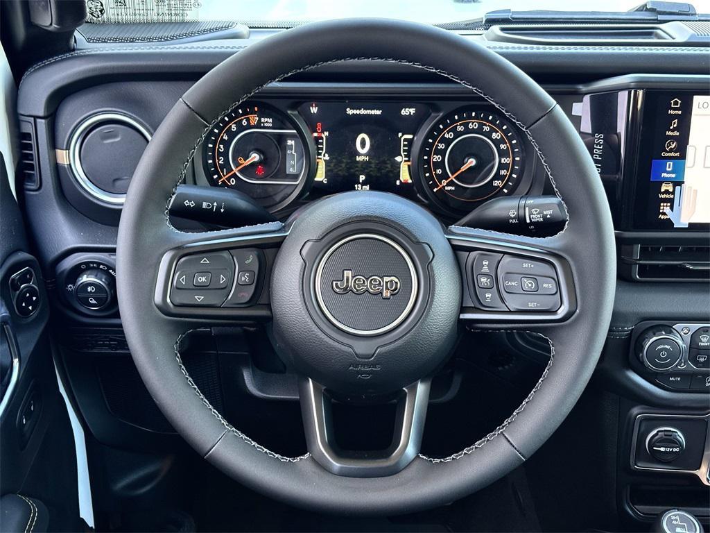 new 2025 Jeep Gladiator car, priced at $46,010